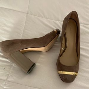 LIKE NEW CALVIN KLEIN SUEDE BLOCK HEELS